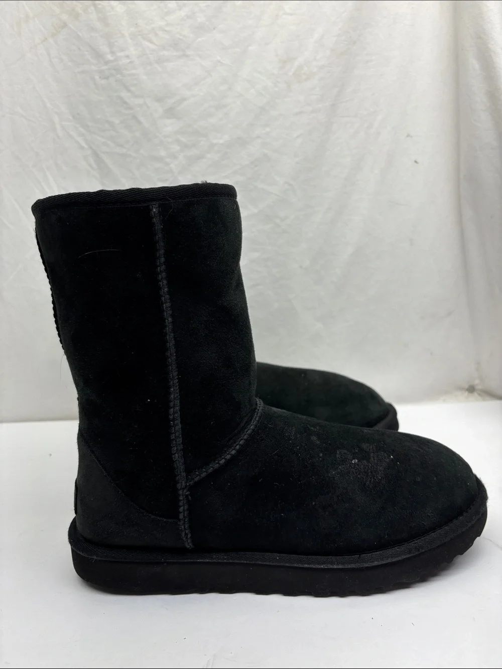 UGG Classic Short Boots, size 9, box 46